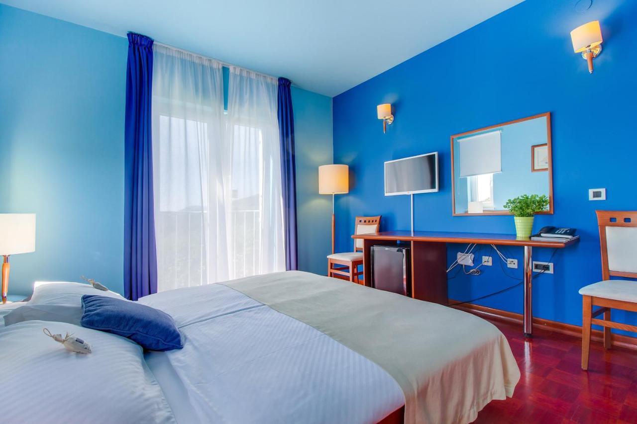 Hotel Manora 네레자인 외부 사진