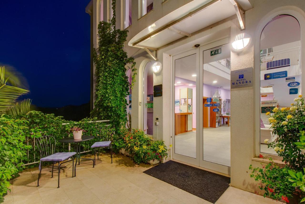 Hotel Manora 네레자인 외부 사진