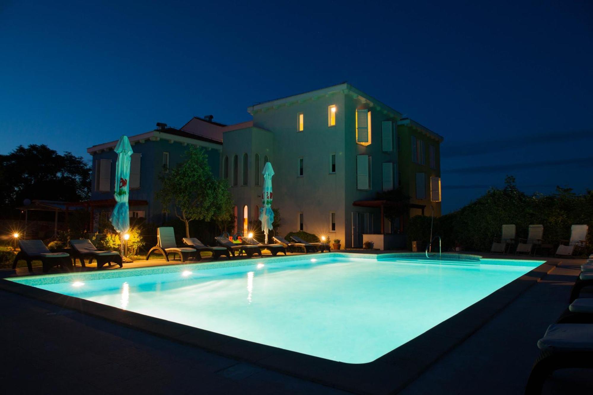 Hotel Manora 네레자인 외부 사진